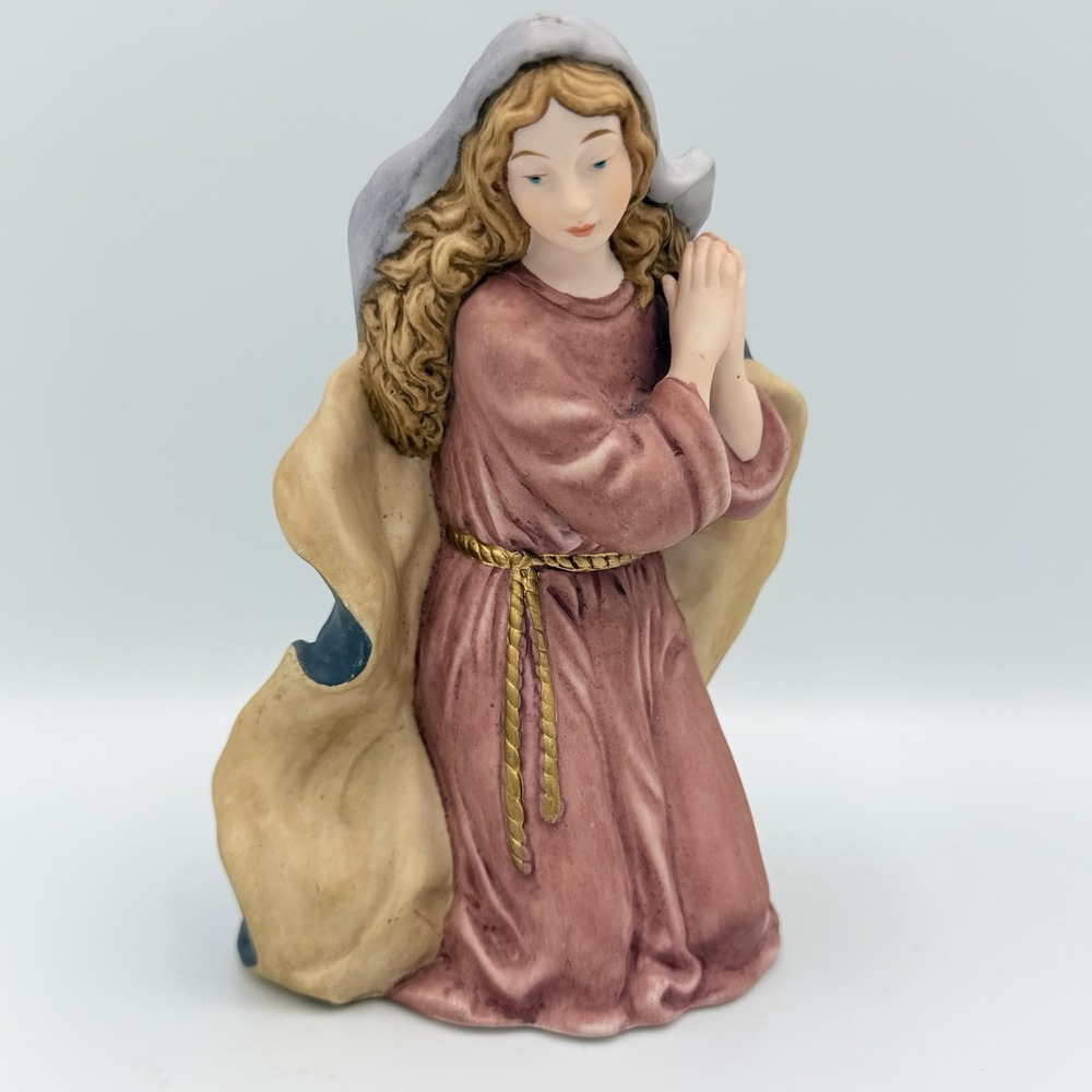 Vintage‎ Mary Praying Nativity Figurine 6.5"